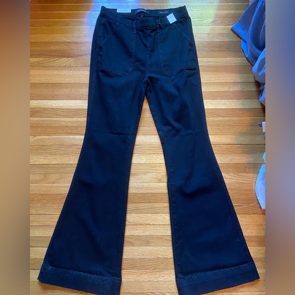 Judy Blue Denim - NWT Judy Blue Pull on black flares Rare